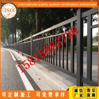 广州市政道路护栏生产厂家 黄埔人行道隔离栏杆款式定做